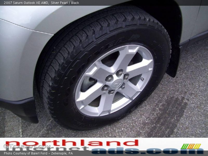 Silver Pearl / Black 2007 Saturn Outlook XE AWD