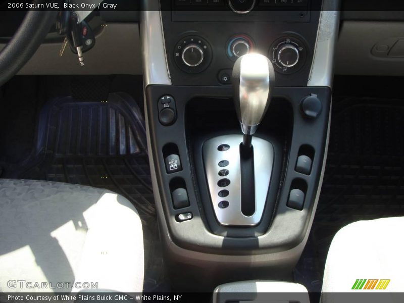 Black Onyx / Gray 2006 Saturn VUE