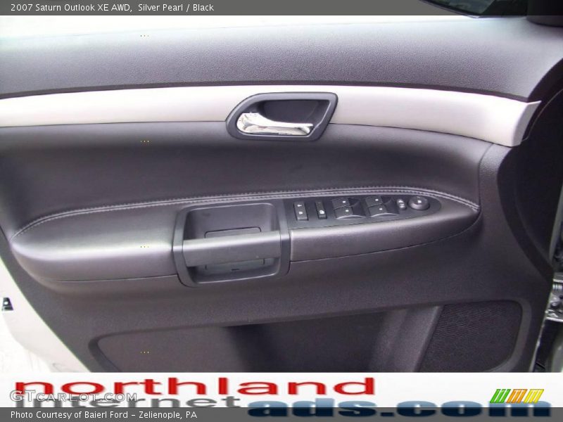 Silver Pearl / Black 2007 Saturn Outlook XE AWD