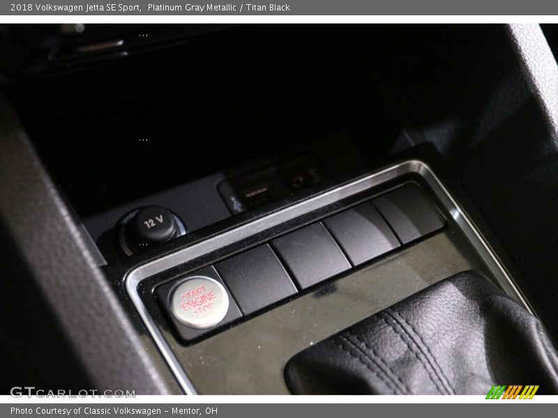 Platinum Gray Metallic / Titan Black 2018 Volkswagen Jetta SE Sport