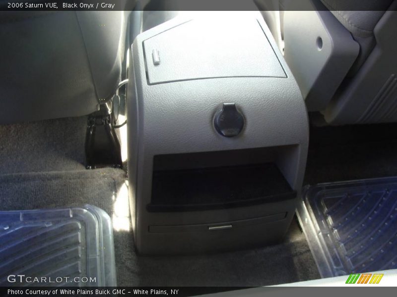 Black Onyx / Gray 2006 Saturn VUE