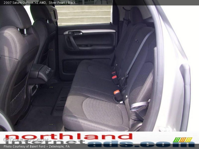 Silver Pearl / Black 2007 Saturn Outlook XE AWD