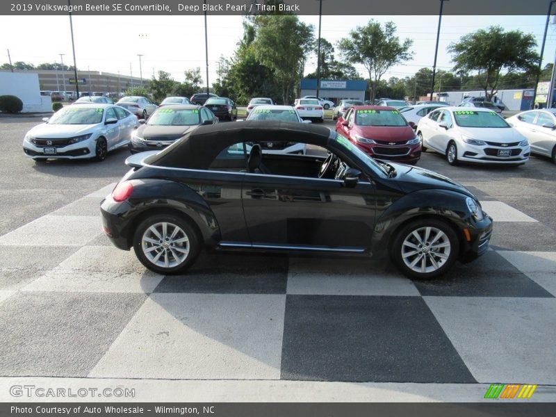 Deep Black Pearl / Titan Black 2019 Volkswagen Beetle SE Convertible
