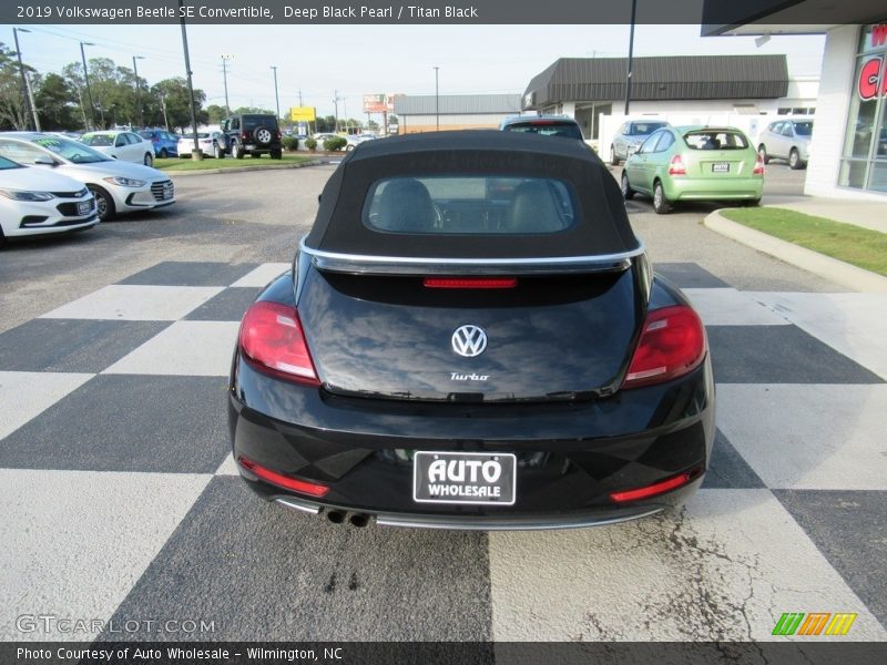 Deep Black Pearl / Titan Black 2019 Volkswagen Beetle SE Convertible
