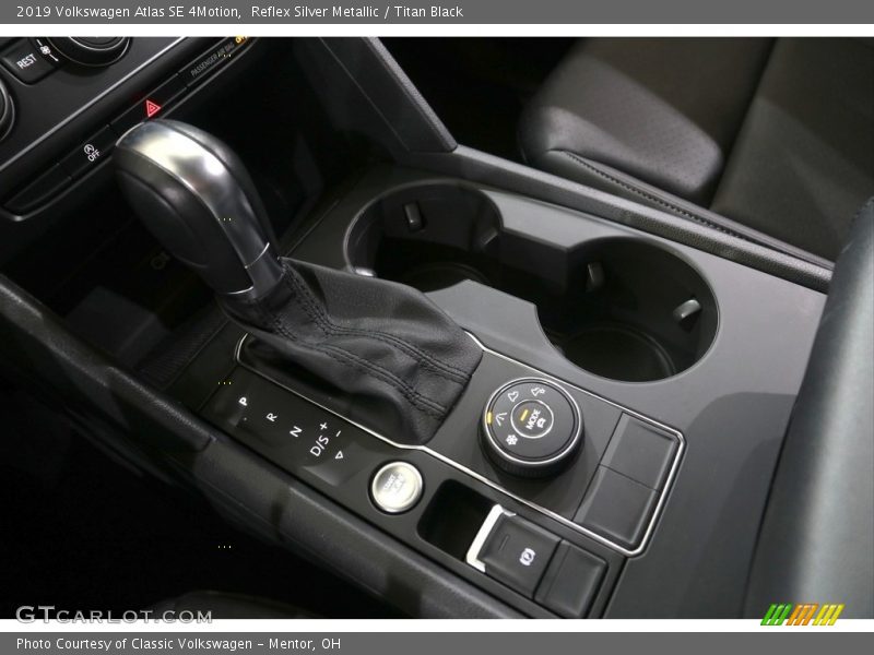 Reflex Silver Metallic / Titan Black 2019 Volkswagen Atlas SE 4Motion