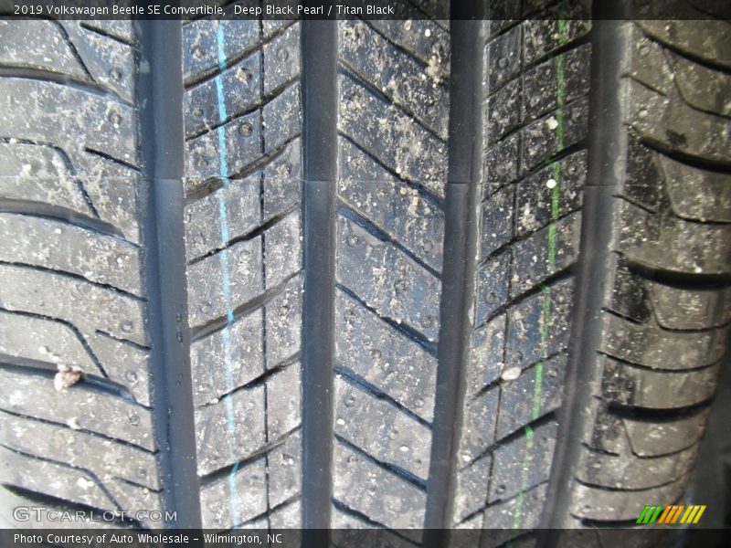 Deep Black Pearl / Titan Black 2019 Volkswagen Beetle SE Convertible
