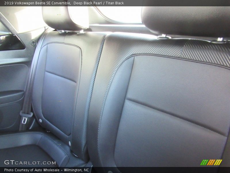 Deep Black Pearl / Titan Black 2019 Volkswagen Beetle SE Convertible