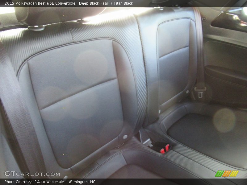 Deep Black Pearl / Titan Black 2019 Volkswagen Beetle SE Convertible