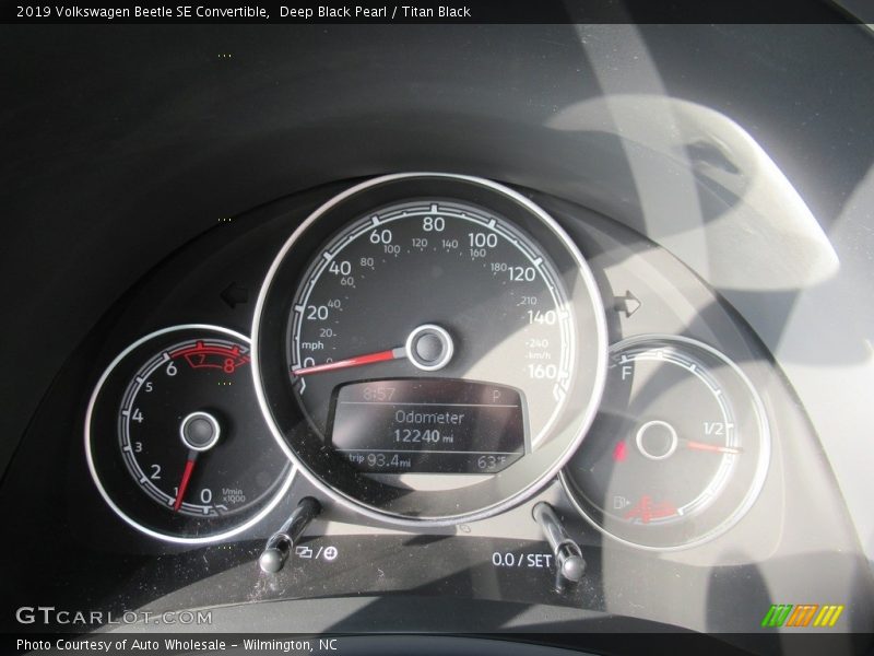 Deep Black Pearl / Titan Black 2019 Volkswagen Beetle SE Convertible