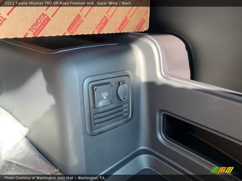 Super White / Black 2021 Toyota 4Runner TRD Off Road Premium 4x4