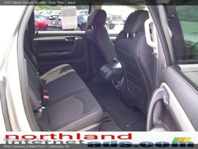 Silver Pearl / Black 2007 Saturn Outlook XE AWD