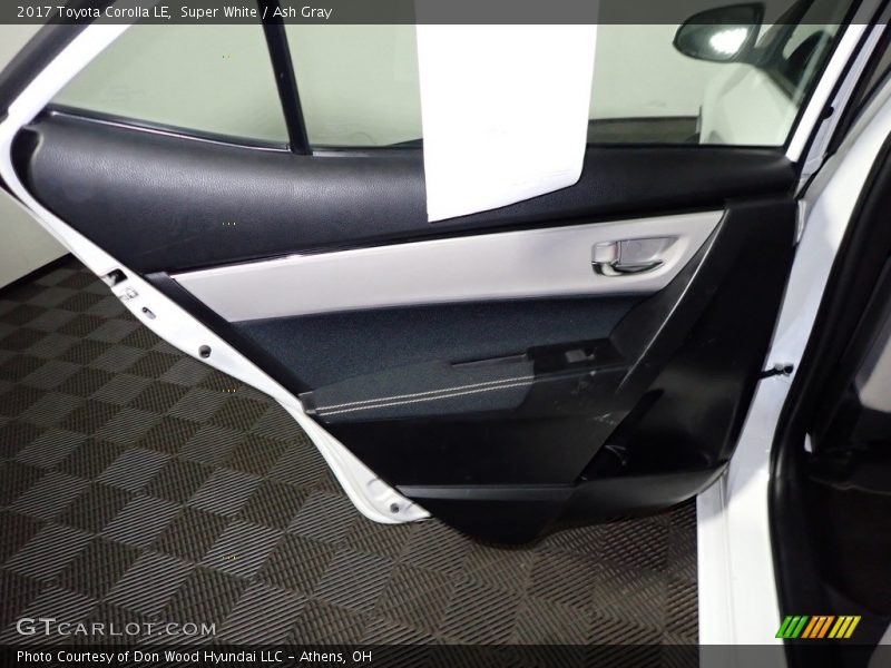Super White / Ash Gray 2017 Toyota Corolla LE