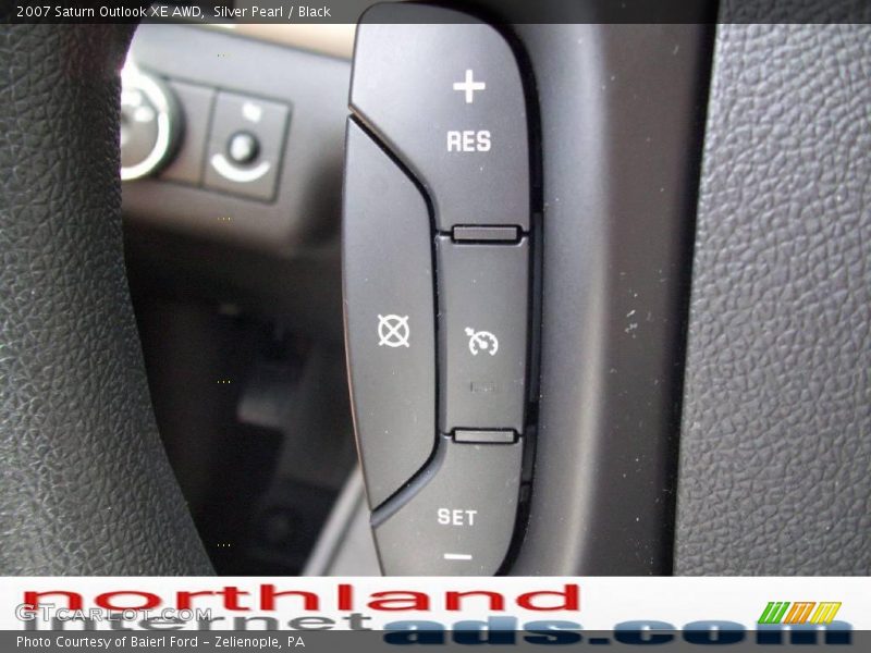 Silver Pearl / Black 2007 Saturn Outlook XE AWD