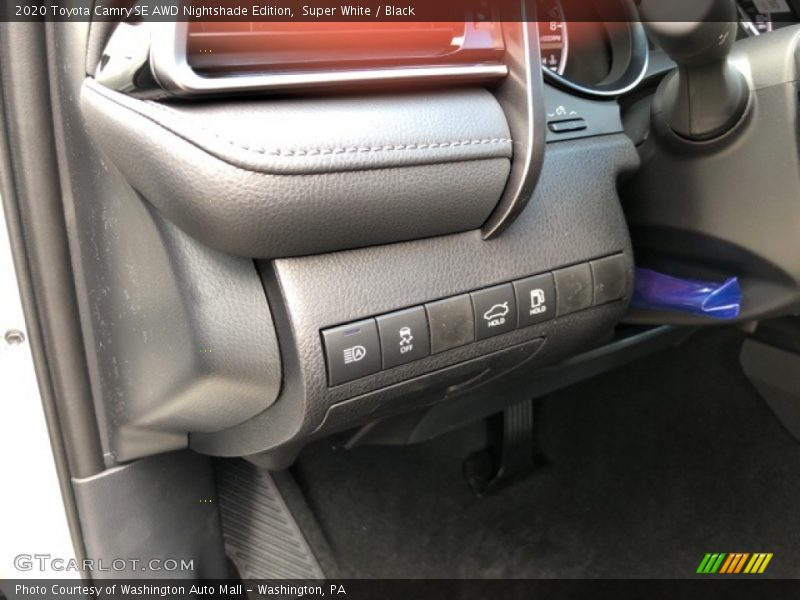Controls of 2020 Camry SE AWD Nightshade Edition