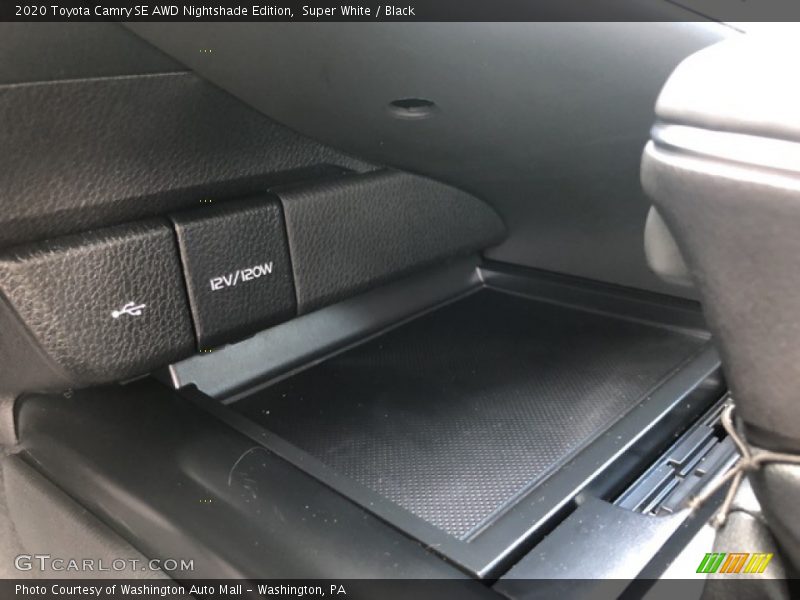 Super White / Black 2020 Toyota Camry SE AWD Nightshade Edition
