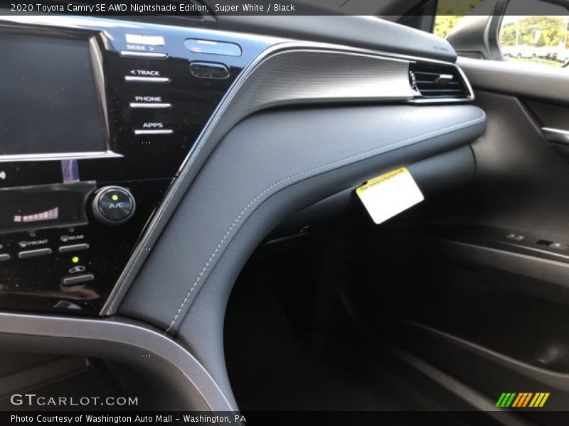 Super White / Black 2020 Toyota Camry SE AWD Nightshade Edition