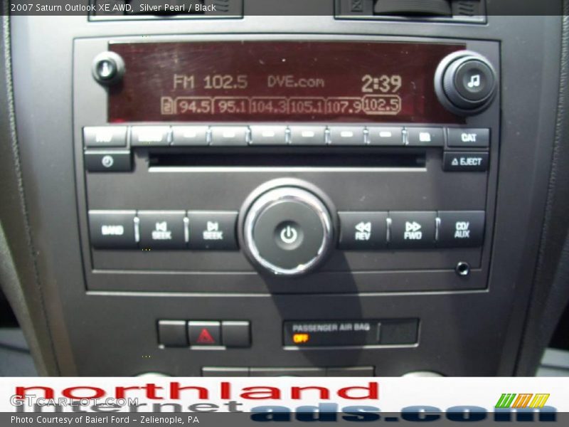 Silver Pearl / Black 2007 Saturn Outlook XE AWD