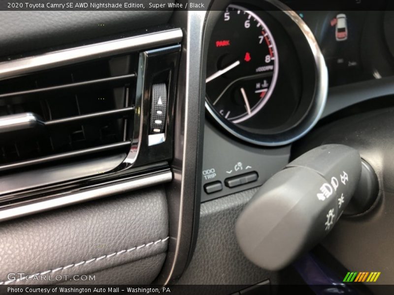 Super White / Black 2020 Toyota Camry SE AWD Nightshade Edition