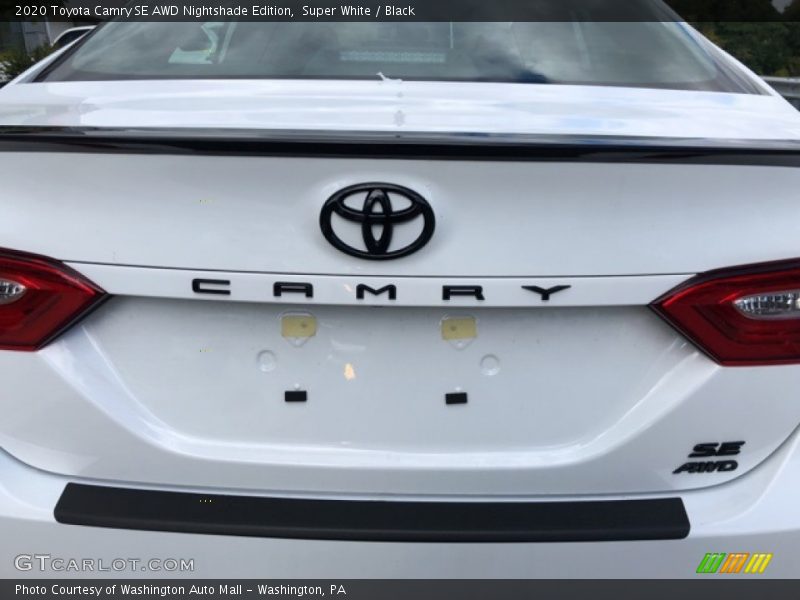 Super White / Black 2020 Toyota Camry SE AWD Nightshade Edition