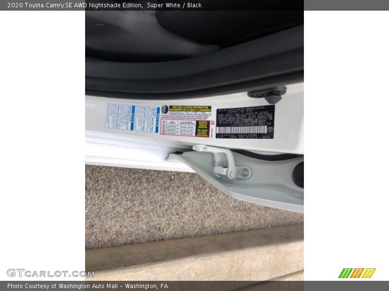 Super White / Black 2020 Toyota Camry SE AWD Nightshade Edition