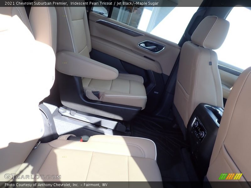 Iridescent Pearl Tricoat / Jet Black/­Maple Sugar 2021 Chevrolet Suburban Premier