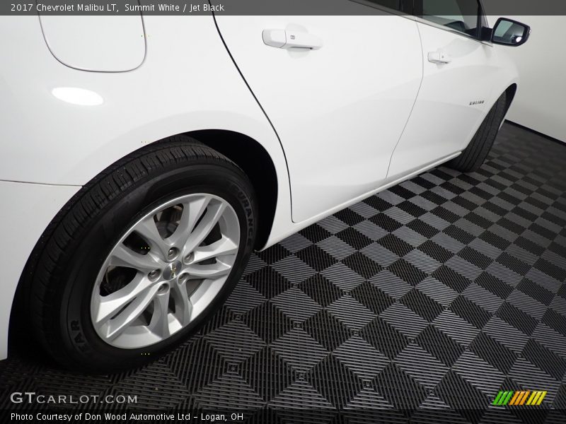 Summit White / Jet Black 2017 Chevrolet Malibu LT