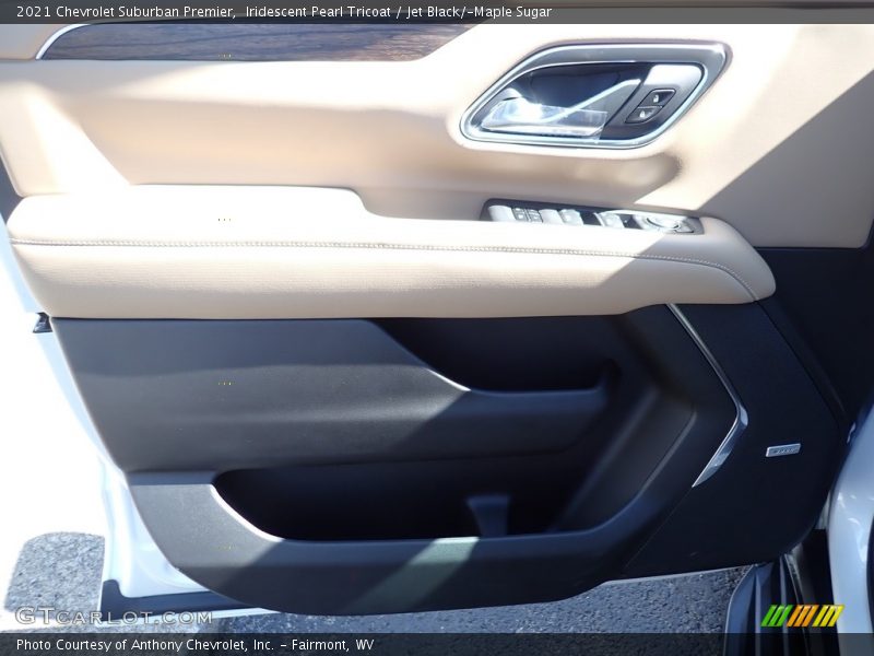 Iridescent Pearl Tricoat / Jet Black/­Maple Sugar 2021 Chevrolet Suburban Premier