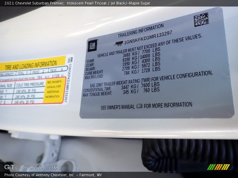 Iridescent Pearl Tricoat / Jet Black/­Maple Sugar 2021 Chevrolet Suburban Premier