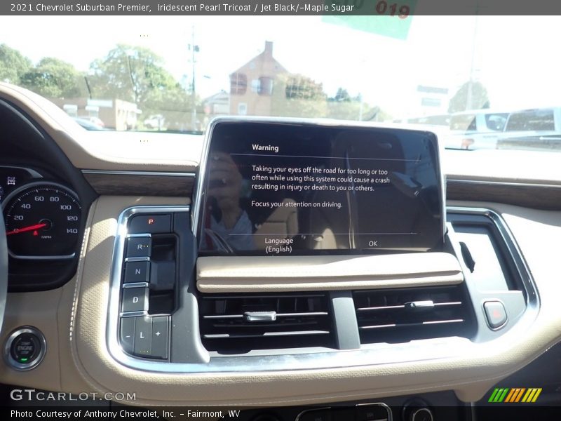 Iridescent Pearl Tricoat / Jet Black/­Maple Sugar 2021 Chevrolet Suburban Premier