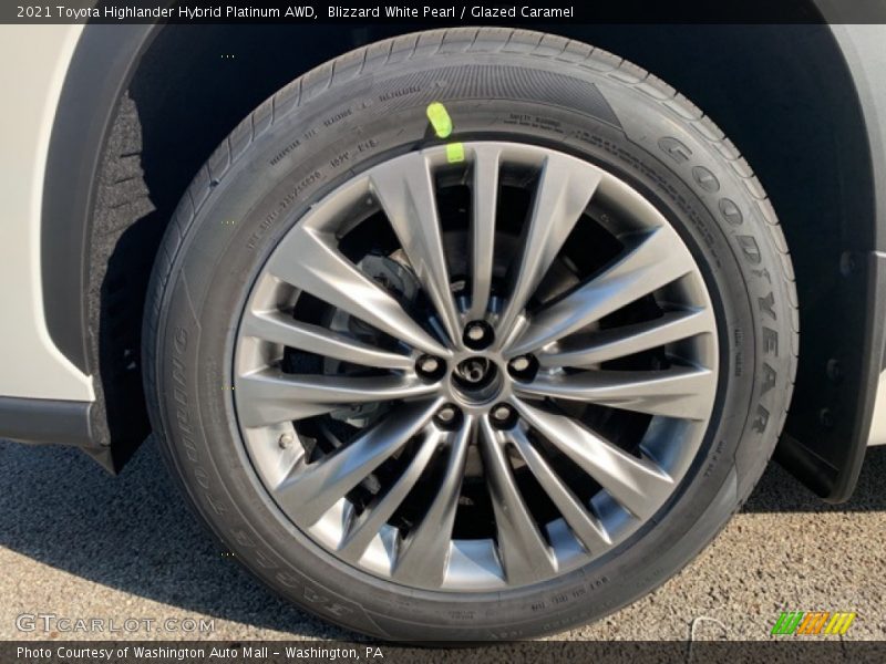 Blizzard White Pearl / Glazed Caramel 2021 Toyota Highlander Hybrid Platinum AWD