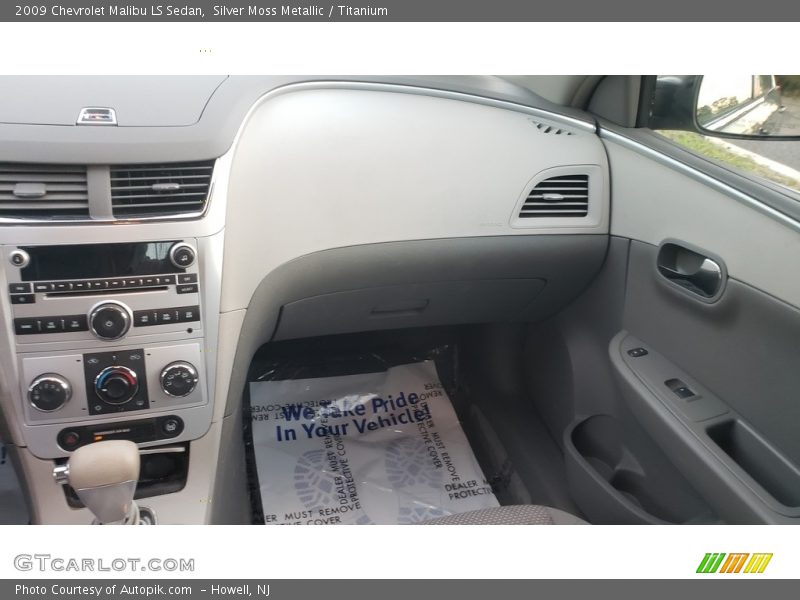 Silver Moss Metallic / Titanium 2009 Chevrolet Malibu LS Sedan