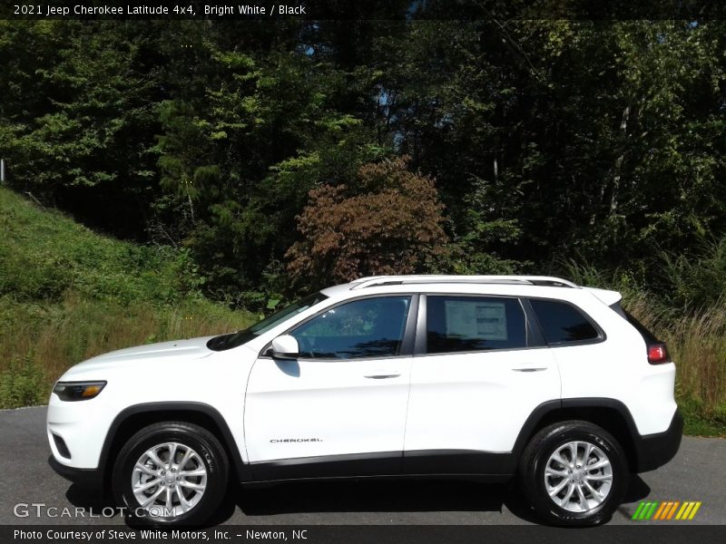 Bright White / Black 2021 Jeep Cherokee Latitude 4x4