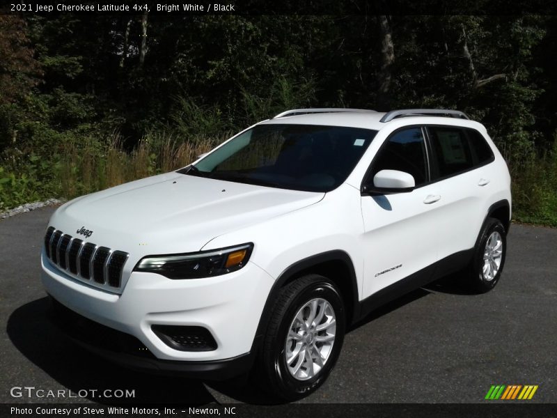 Bright White / Black 2021 Jeep Cherokee Latitude 4x4