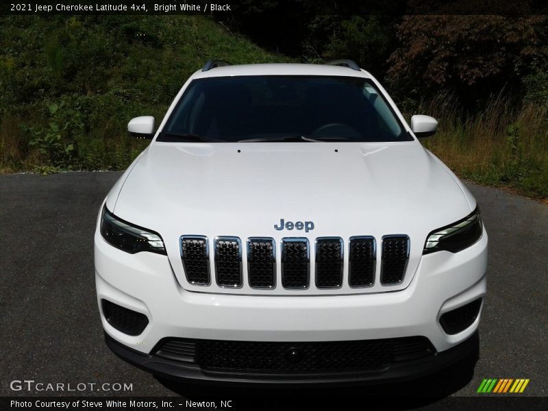 Bright White / Black 2021 Jeep Cherokee Latitude 4x4