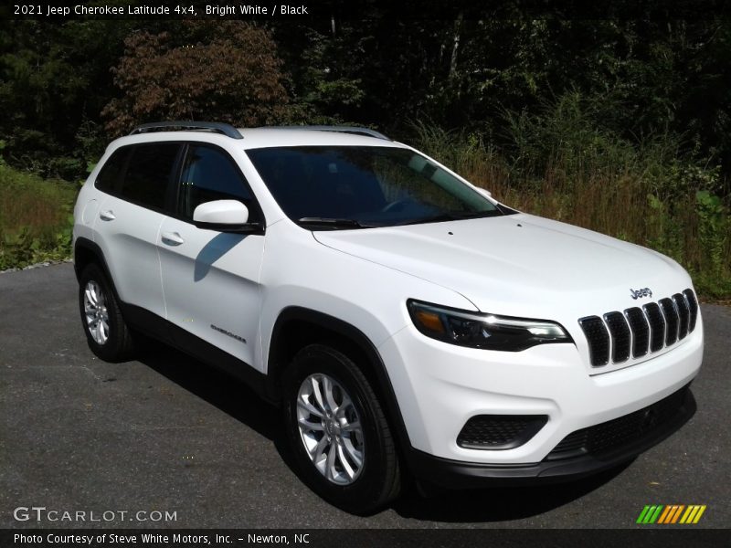 Bright White / Black 2021 Jeep Cherokee Latitude 4x4
