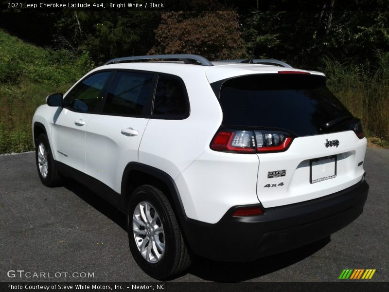 Bright White / Black 2021 Jeep Cherokee Latitude 4x4