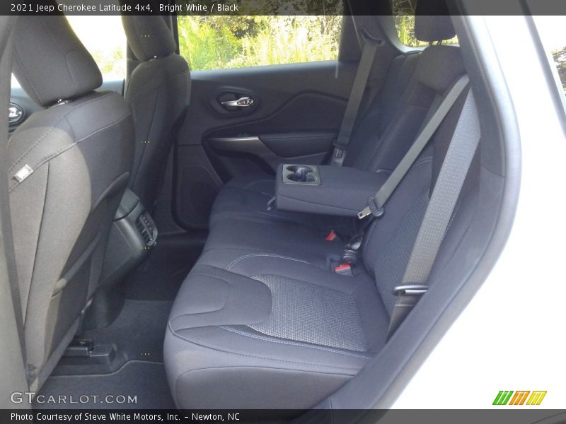 Bright White / Black 2021 Jeep Cherokee Latitude 4x4