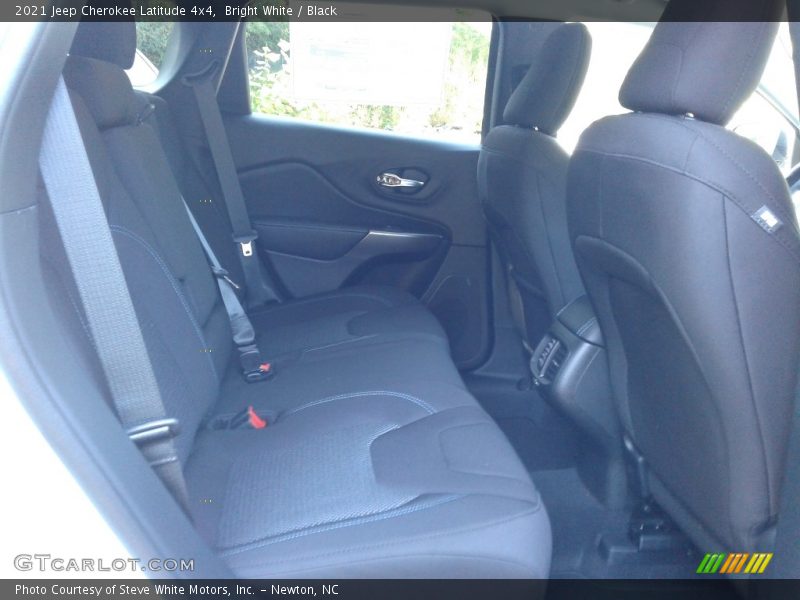 Bright White / Black 2021 Jeep Cherokee Latitude 4x4