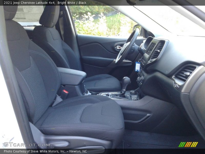 Bright White / Black 2021 Jeep Cherokee Latitude 4x4