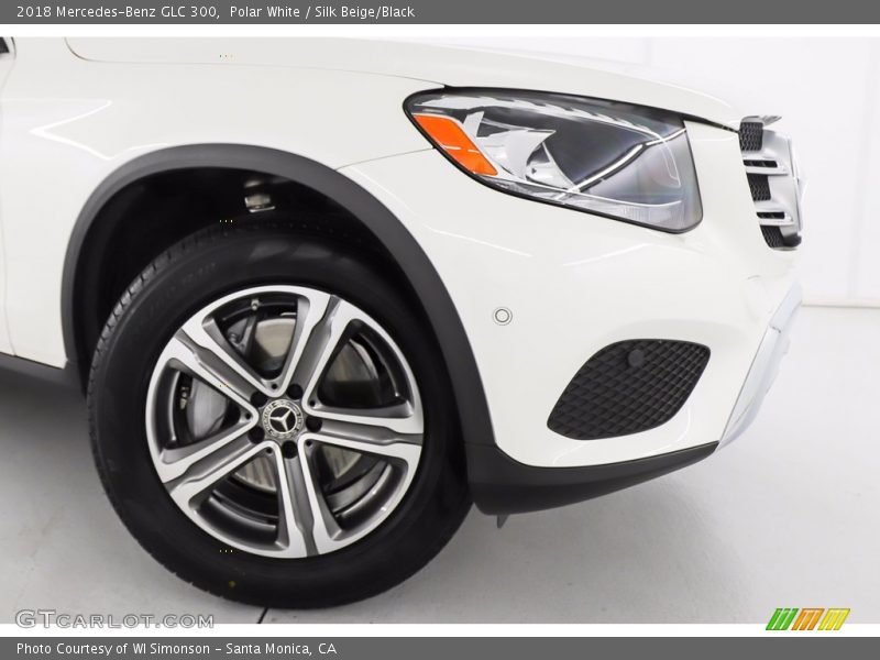 Polar White / Silk Beige/Black 2018 Mercedes-Benz GLC 300