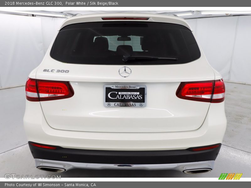 Polar White / Silk Beige/Black 2018 Mercedes-Benz GLC 300