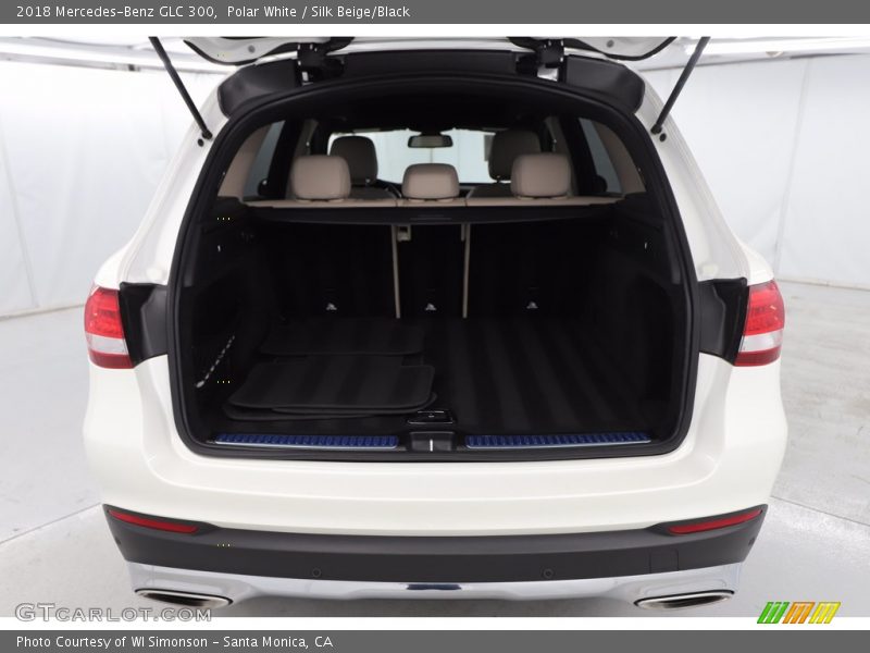 Polar White / Silk Beige/Black 2018 Mercedes-Benz GLC 300