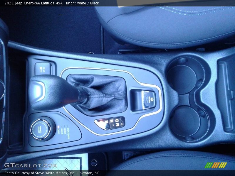 Bright White / Black 2021 Jeep Cherokee Latitude 4x4