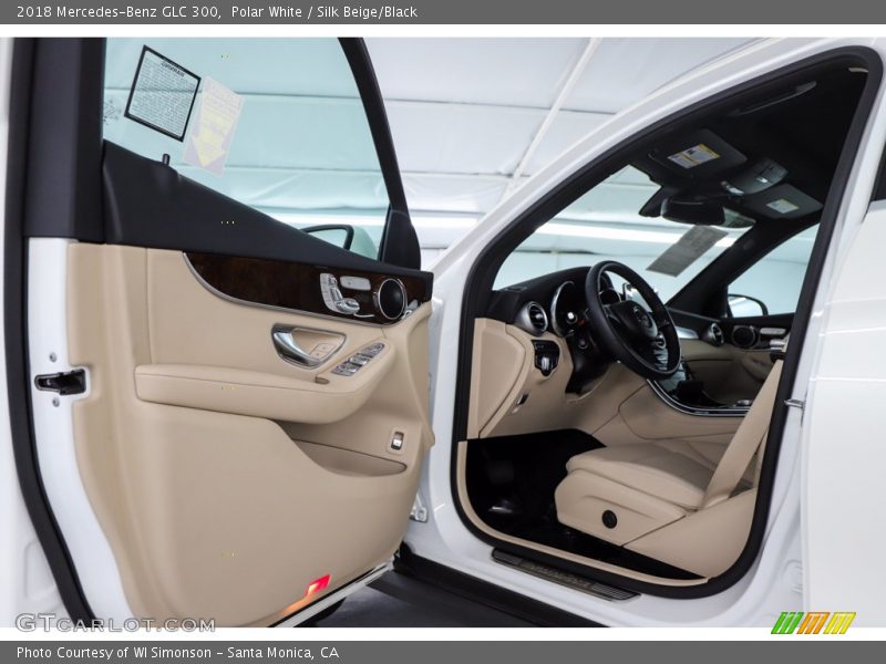 Polar White / Silk Beige/Black 2018 Mercedes-Benz GLC 300