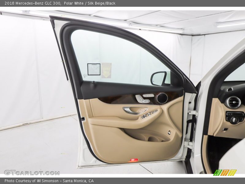 Polar White / Silk Beige/Black 2018 Mercedes-Benz GLC 300