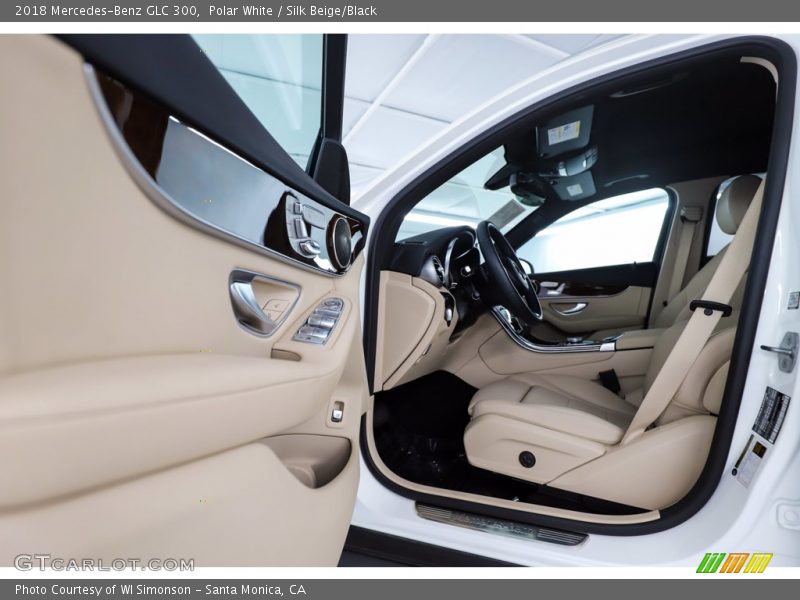 Polar White / Silk Beige/Black 2018 Mercedes-Benz GLC 300