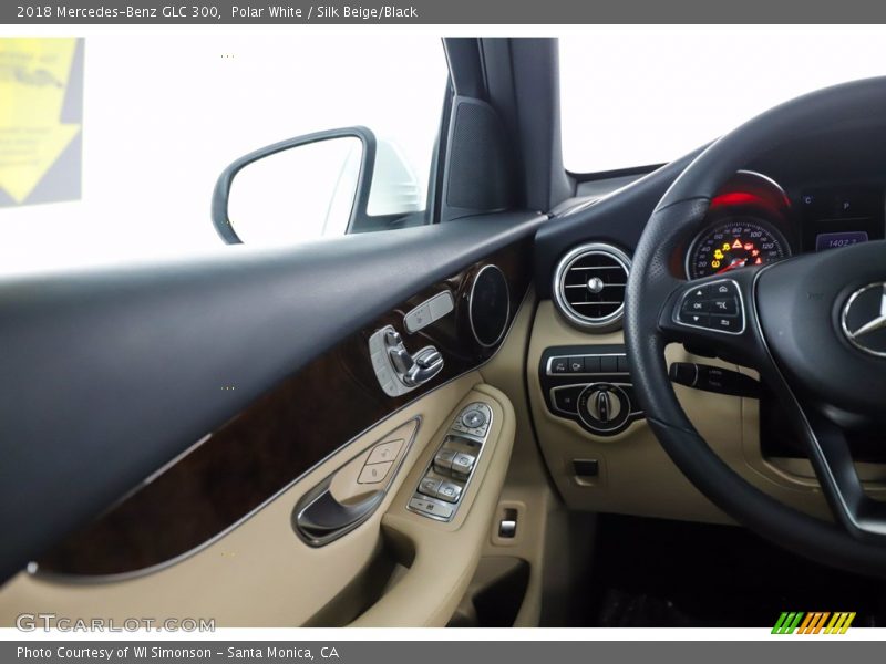 Polar White / Silk Beige/Black 2018 Mercedes-Benz GLC 300