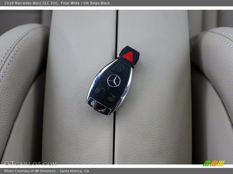Polar White / Silk Beige/Black 2018 Mercedes-Benz GLC 300
