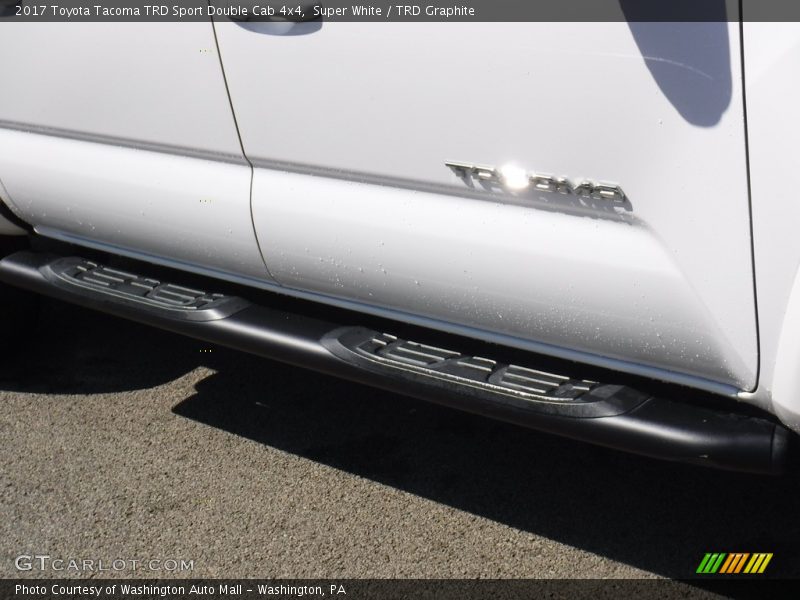 Super White / TRD Graphite 2017 Toyota Tacoma TRD Sport Double Cab 4x4