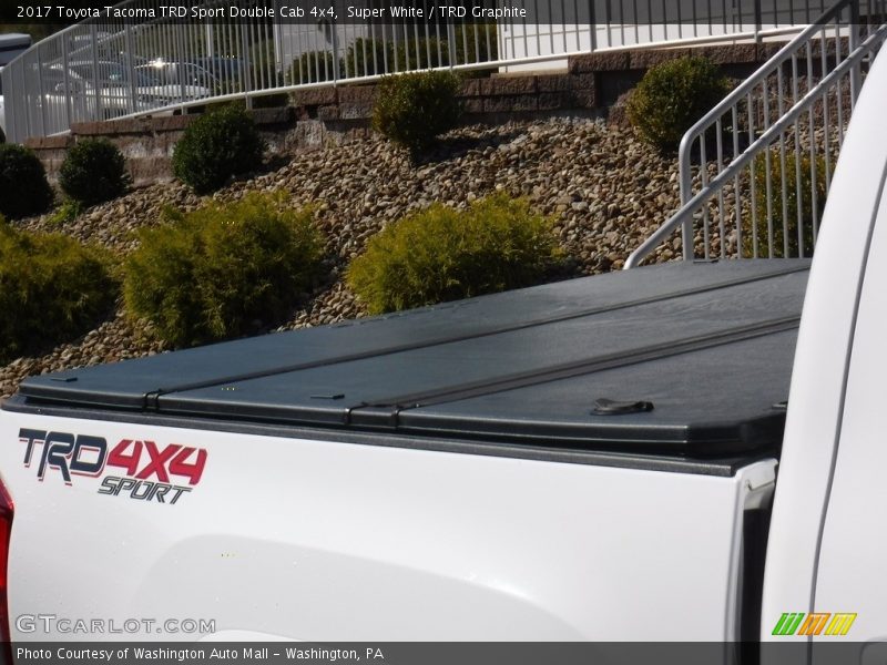 Super White / TRD Graphite 2017 Toyota Tacoma TRD Sport Double Cab 4x4